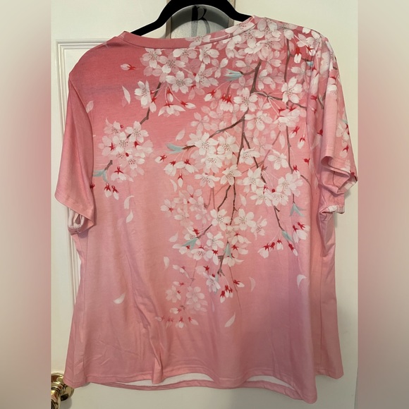 Zolucky pink cherry blossom print, short sleeve top size 1X, NWT - Picture 2 of 4